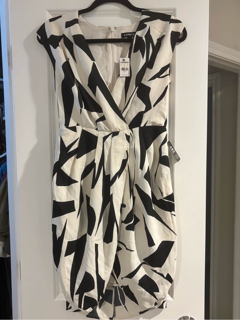 NWT Express Abstract Draped V neck XS Black & Cream dress
